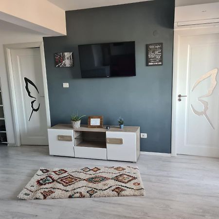 Luxury Mall Q4 Apartments Bacău Exterior foto