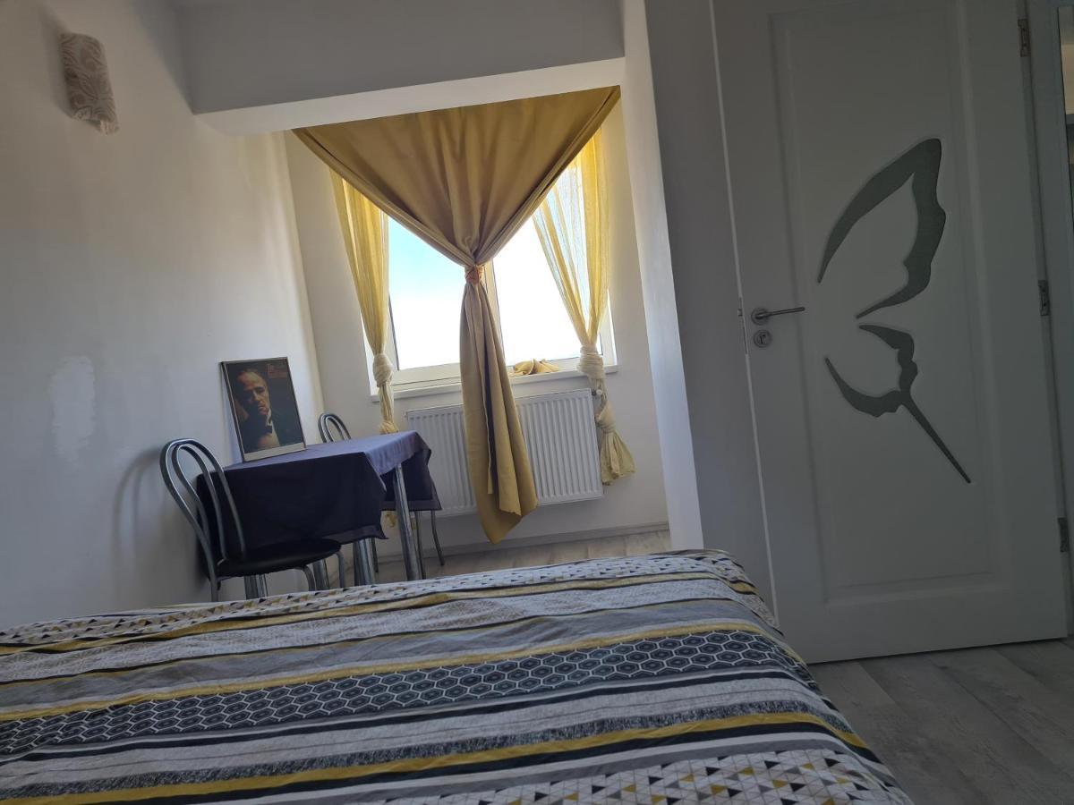 Luxury Mall Q4 Apartments Bacău Exterior foto